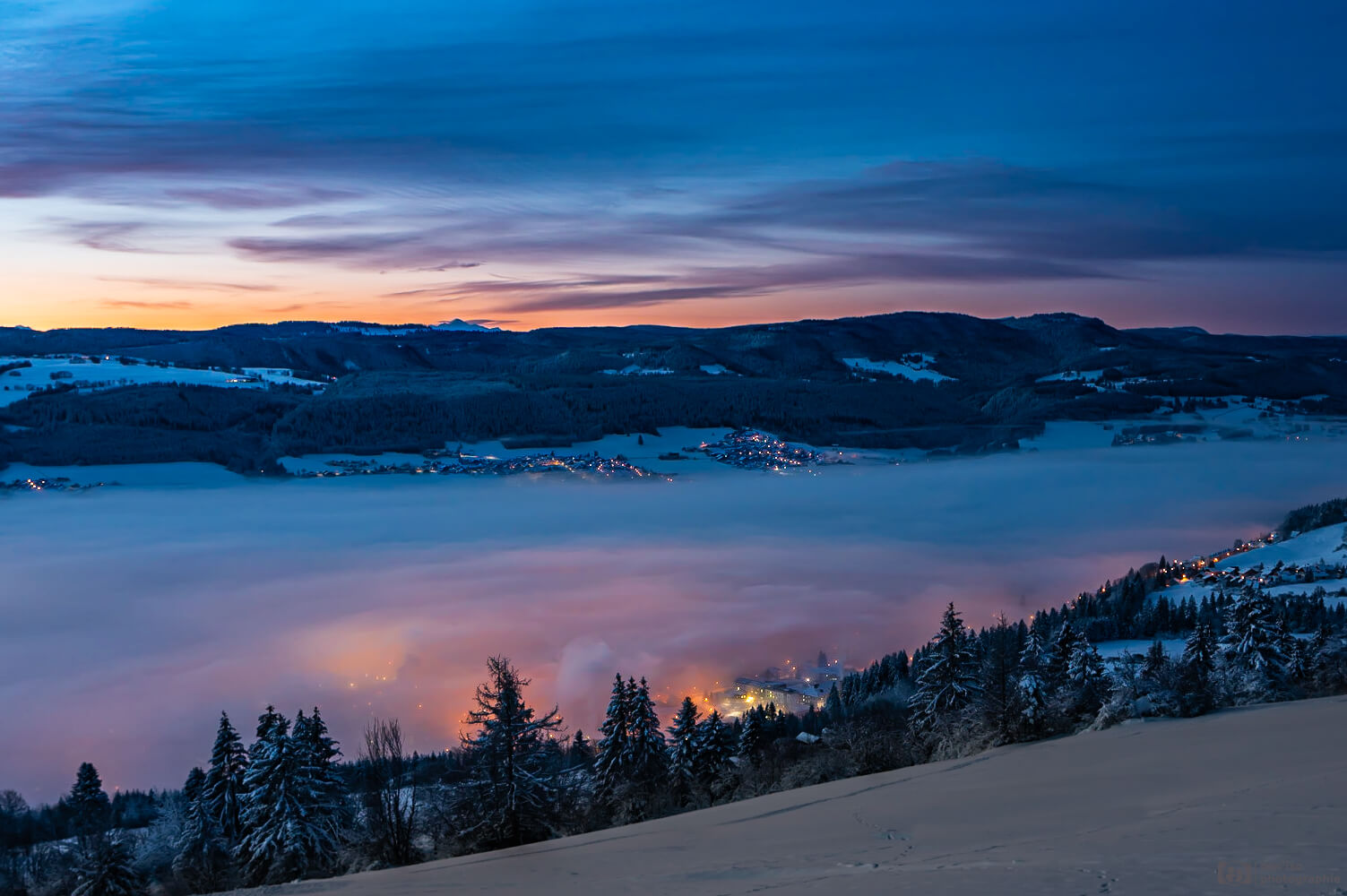 Photo de paysage montagne neige