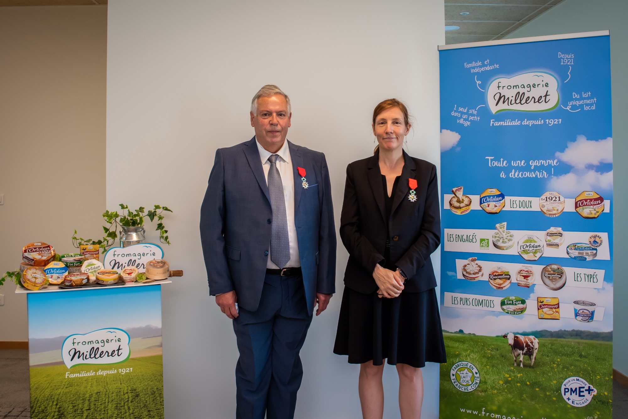 Portrait professionnel d'un homme et d'une femme en tenue formelle